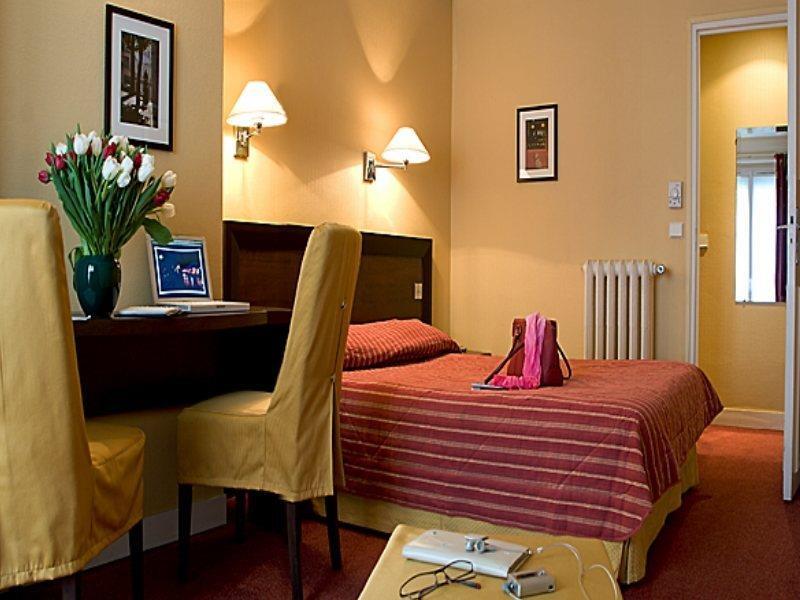 Idol Hotel Париж Екстериор снимка