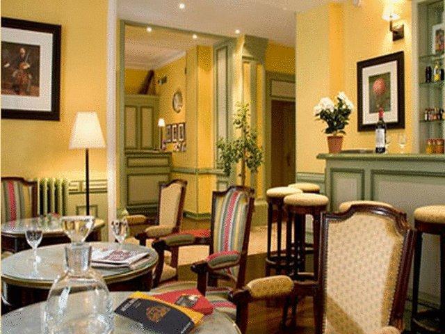 Idol Hotel Париж Ресторант снимка